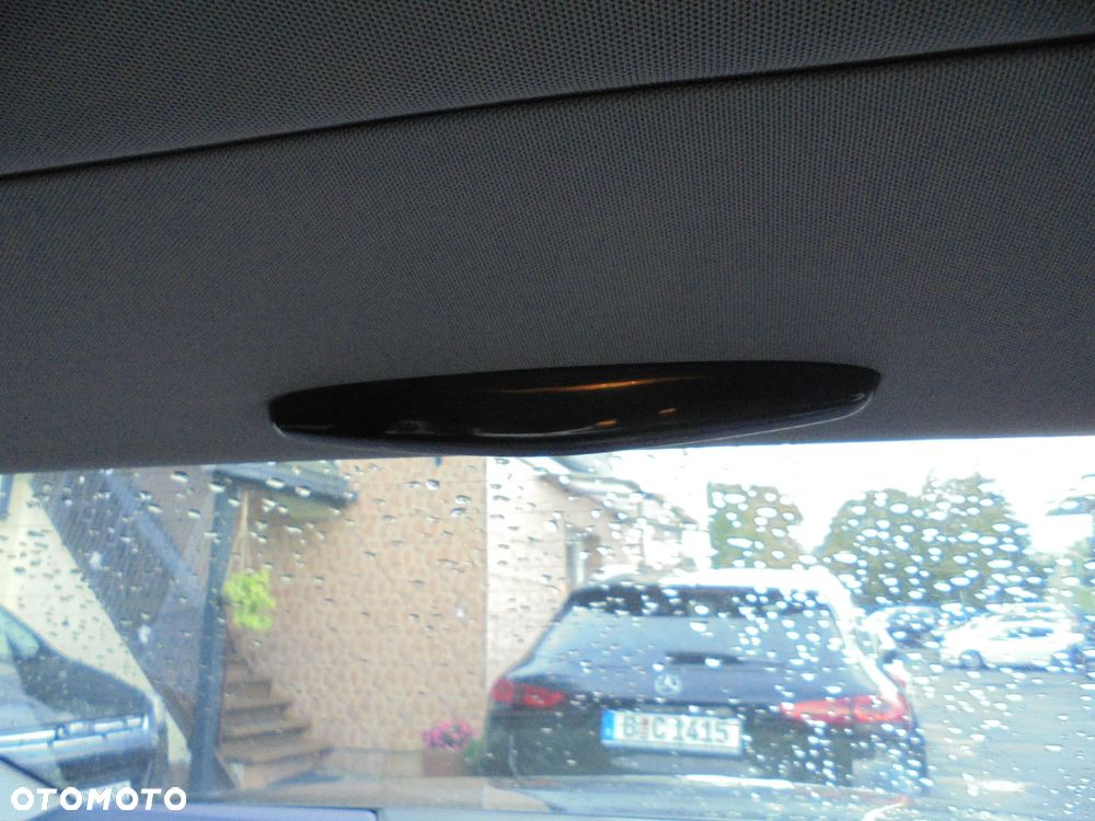 Mercedes-Benz Klasa E 220 CDI DPF BlueEFFICIENCY 7G-TRONIC Elegance - 39