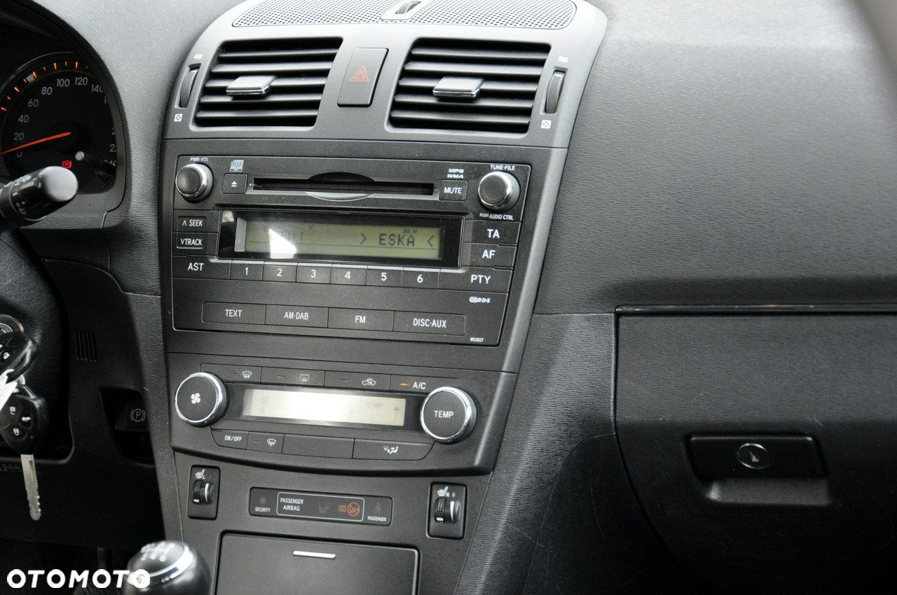 Toyota Avensis Combi 1.6 Sol - 6
