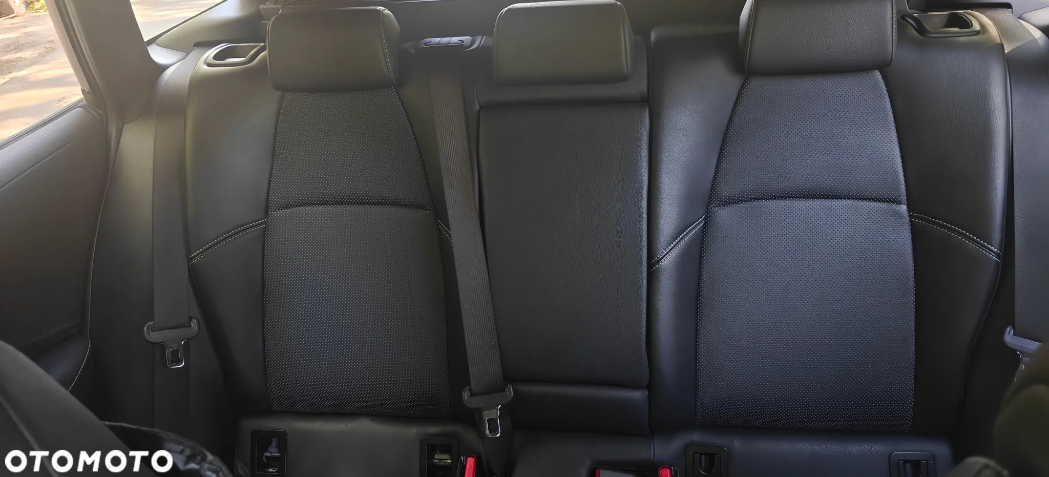 Toyota Corolla 2.0 Hybrid Executive - 23