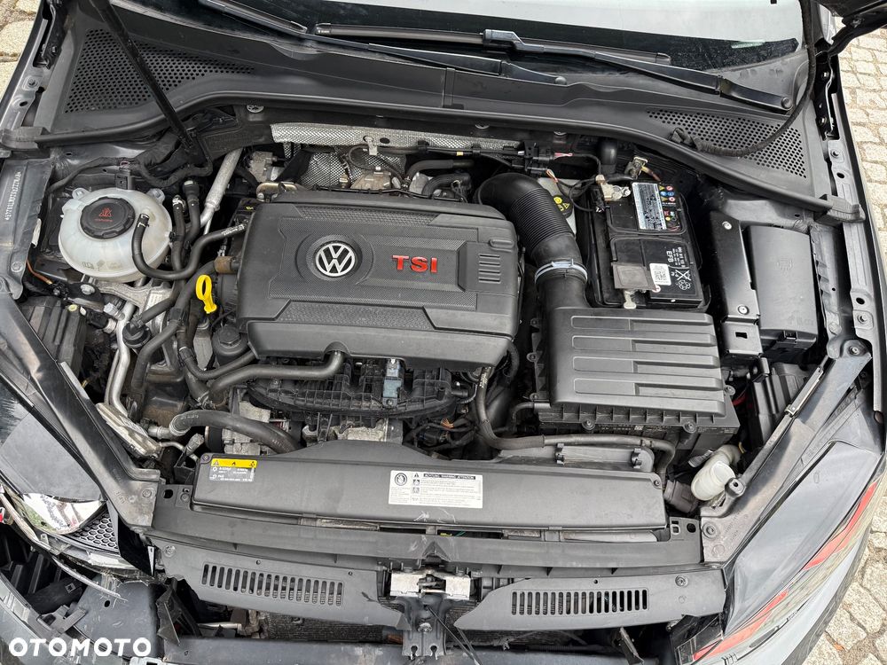 Volkswagen Golf - 10