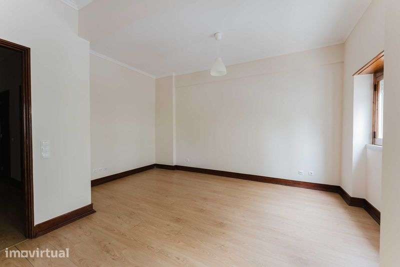 T5 com elevador | 145 m² | Metro da Quinta das Conchas - Grande imagem: 4/12