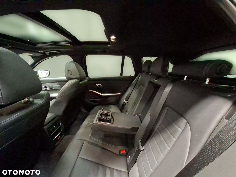 BMW Seria 3 - 17