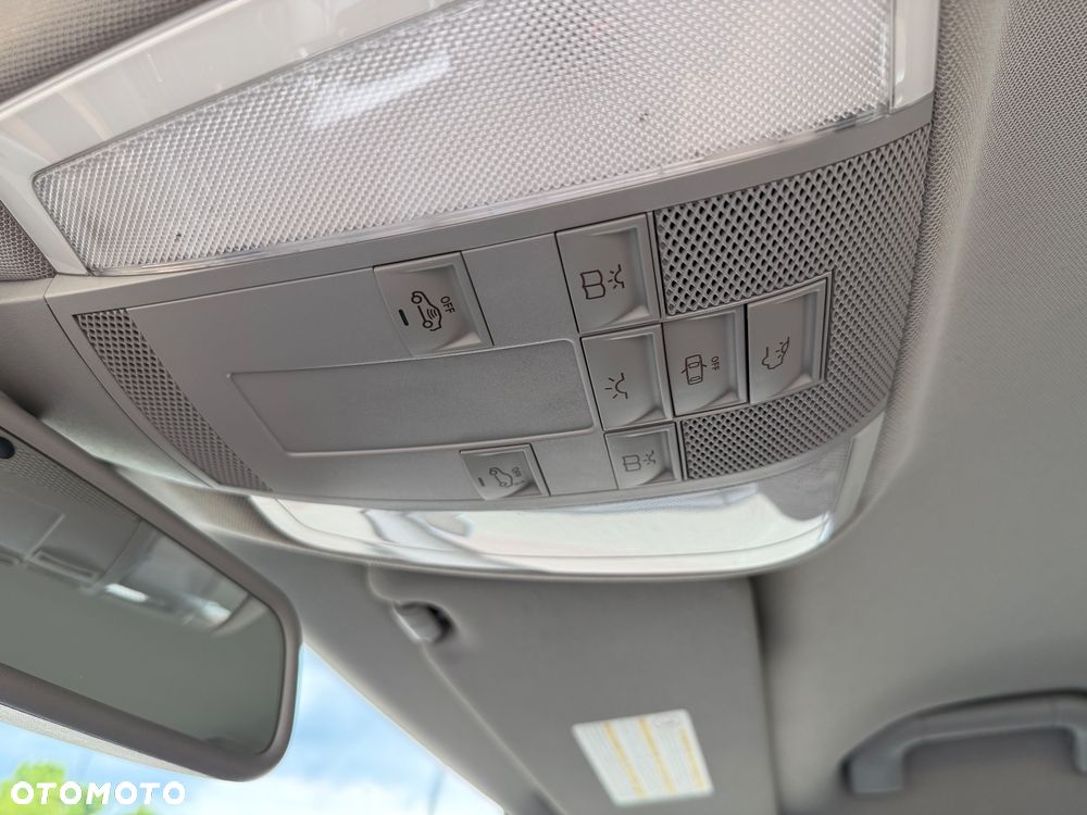 Mercedes-Benz Klasa C 180 Kompressor Automatik BlueEFFICIENCY Avantgarde - 21