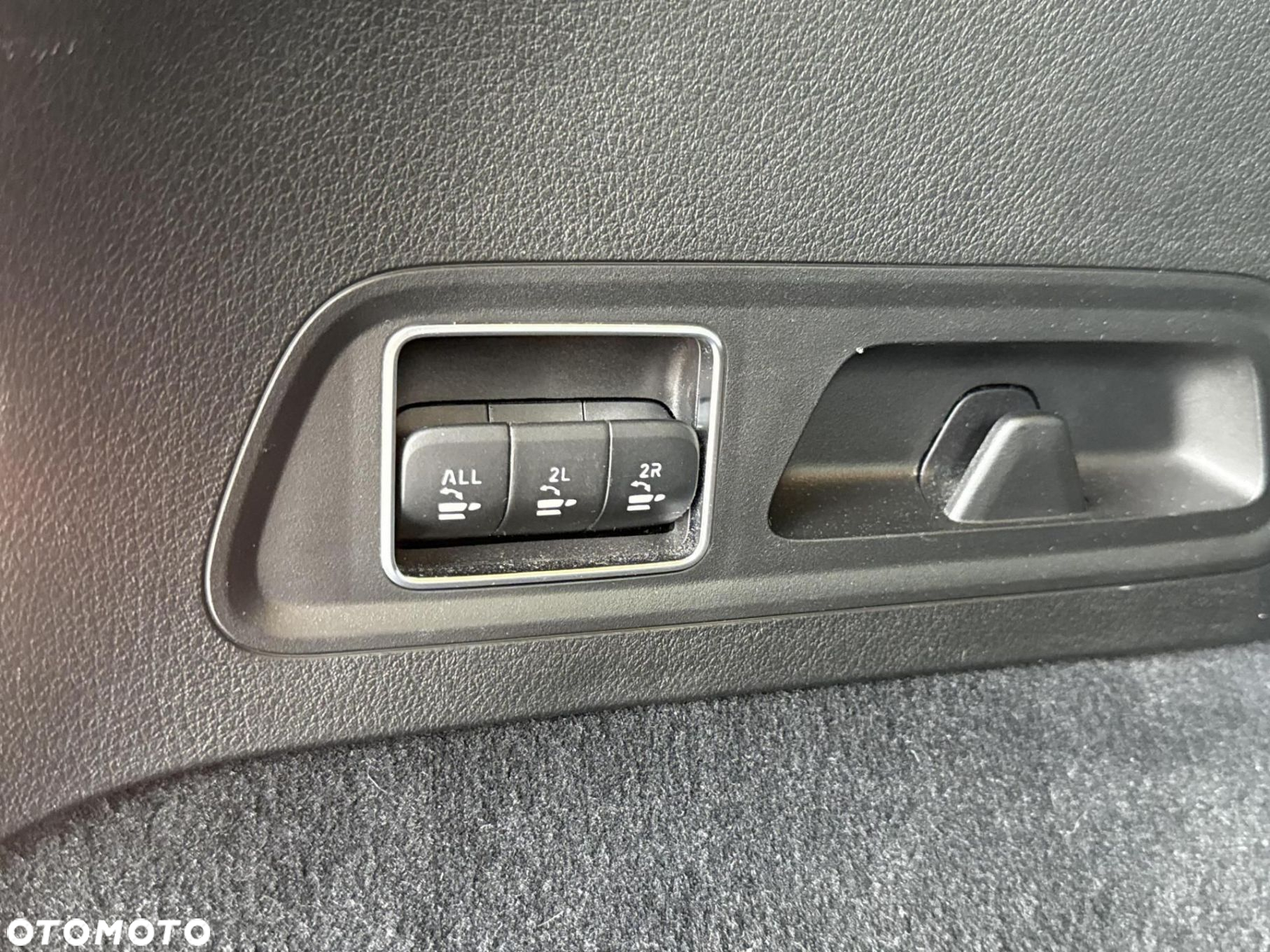 Mercedes-Benz GLS - 18