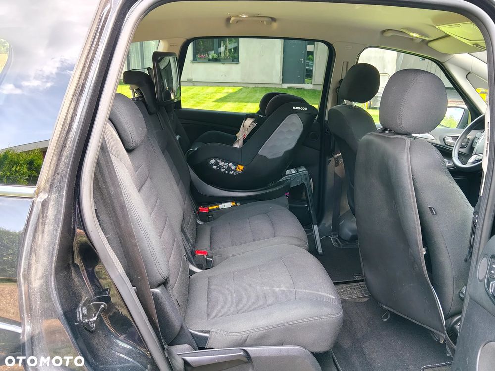 Ford S-Max - 8