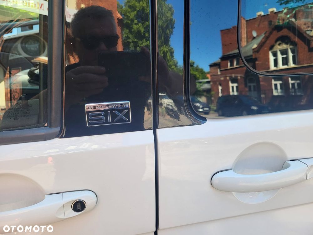 Volkswagen Multivan - 2