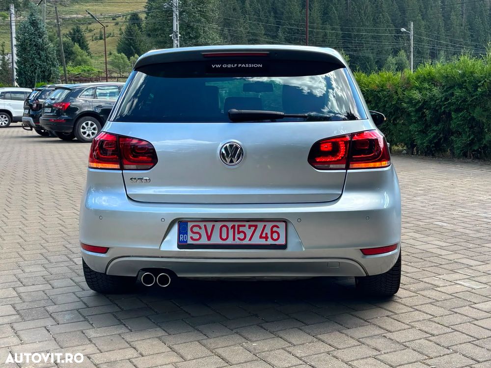 Volkswagen Golf 2.0 TDI DPF DSG GTD - 5