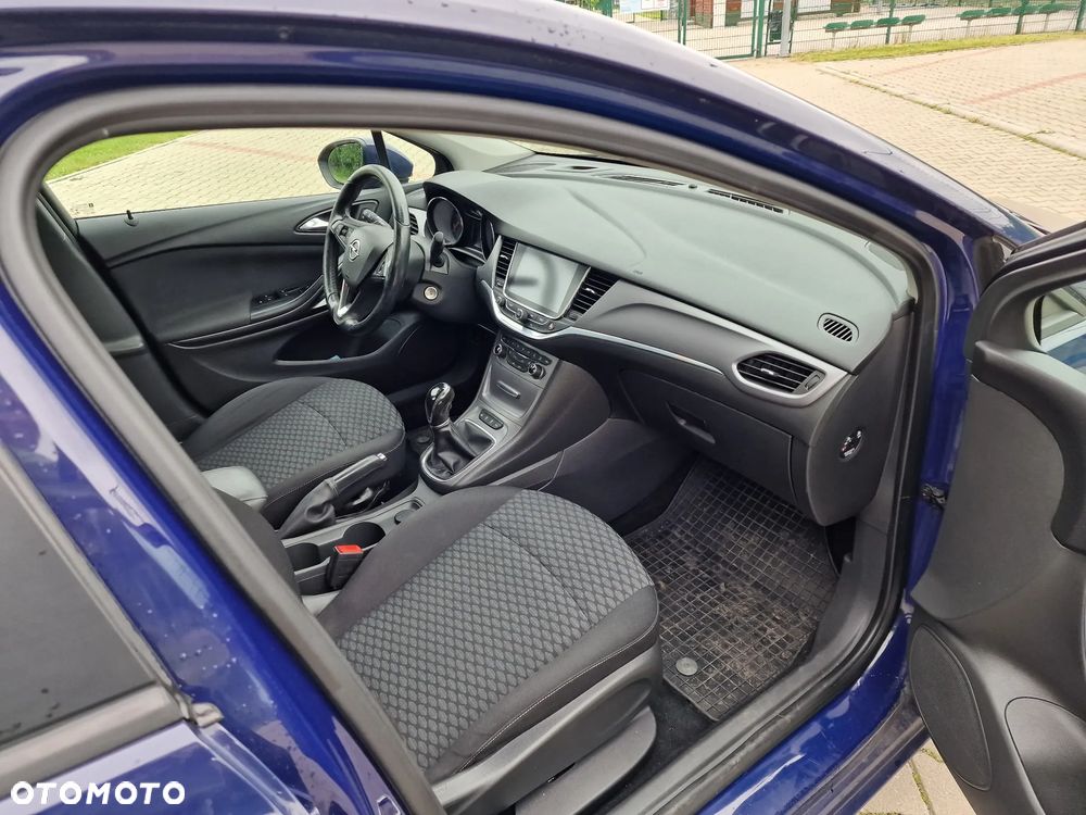 Opel Astra IV 1.6 CDTI Essentia - 11