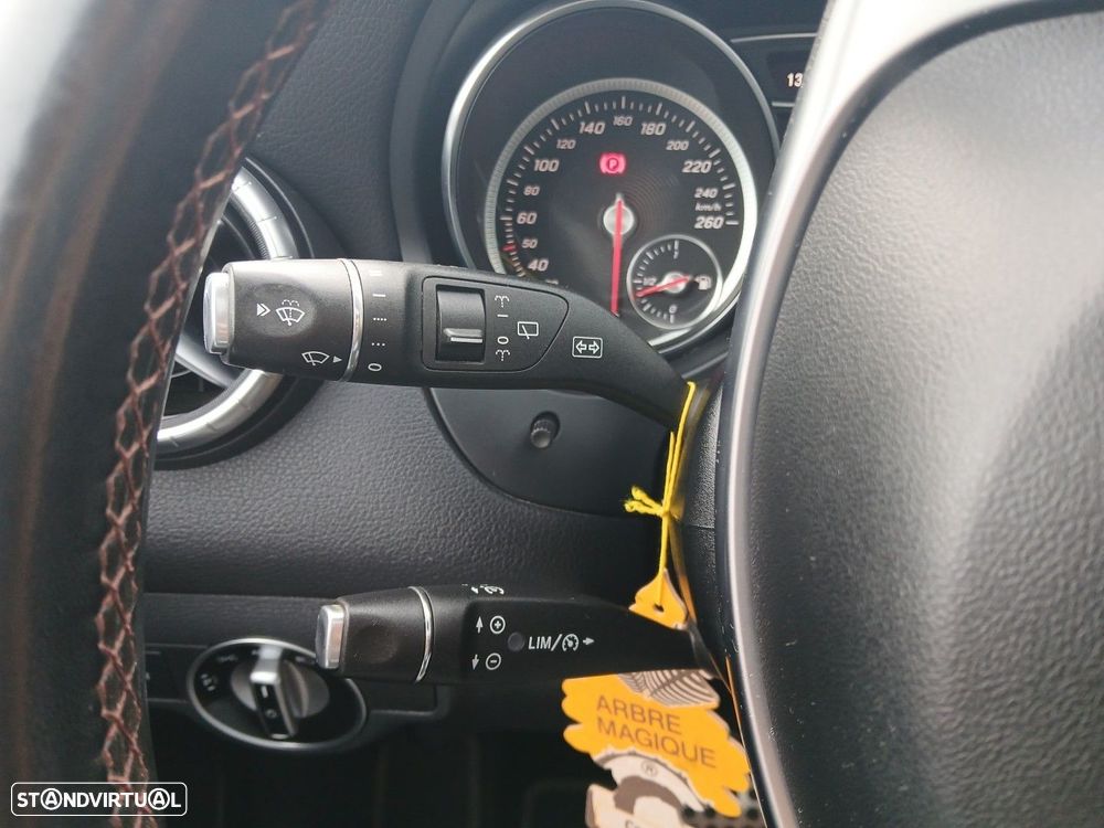 Mercedes-Benz CLA 180 d Shooting Brake AMG Line Aut. - 24