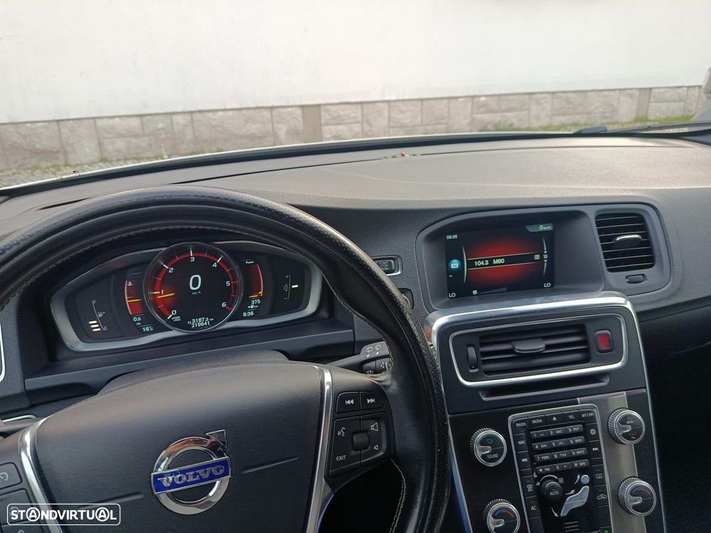 Volvo V60 2.0 D4 R-Design Momentum - 9