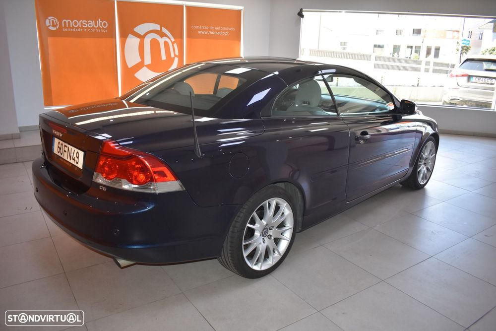 Volvo C70 2.4 D5 Momentum - 11