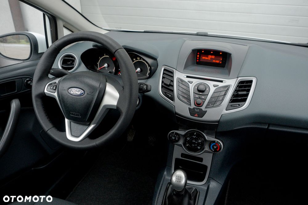 Ford Fiesta 1.4 Trend - 32