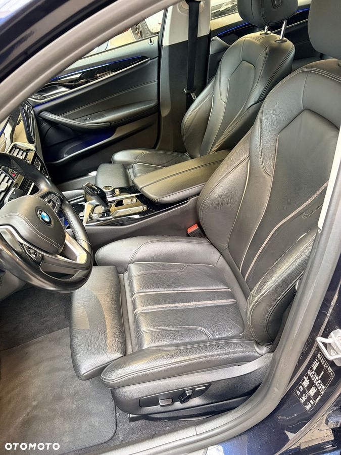 BMW Seria 5 520d xDrive Sport Line - 11