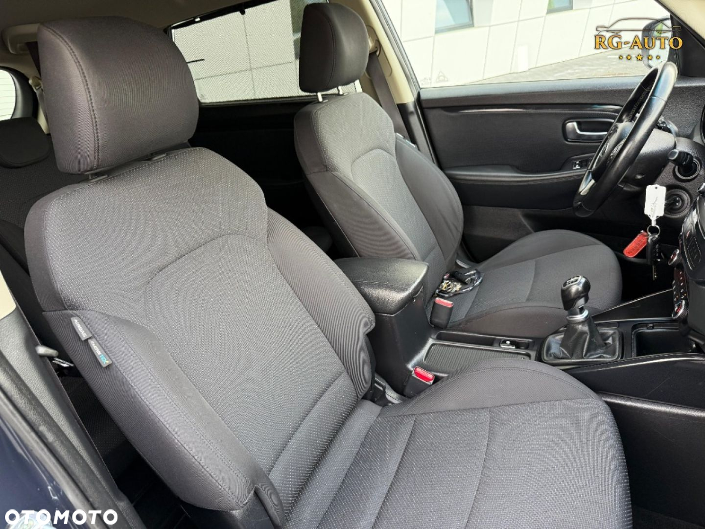 Kia Carens - 28
