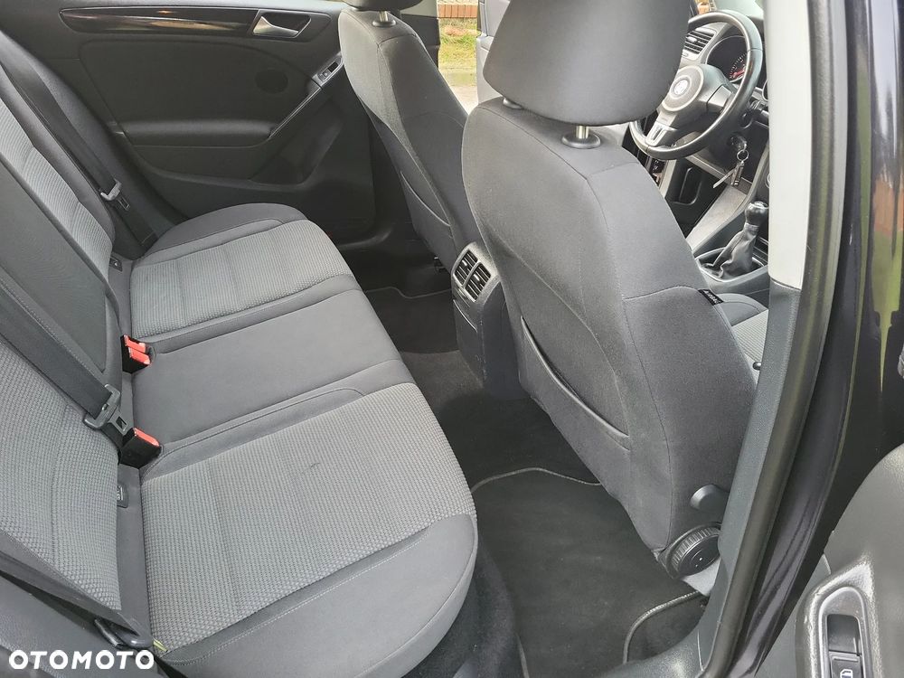 Volkswagen Golf - 34