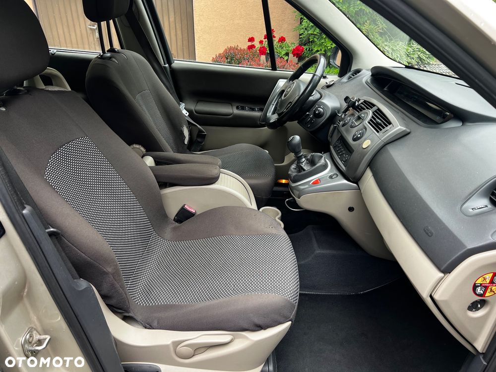 Renault Scenic - 11