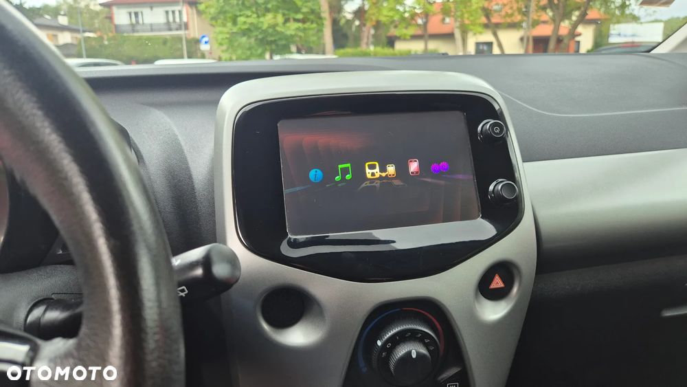 Toyota Aygo x-clusiv - 22