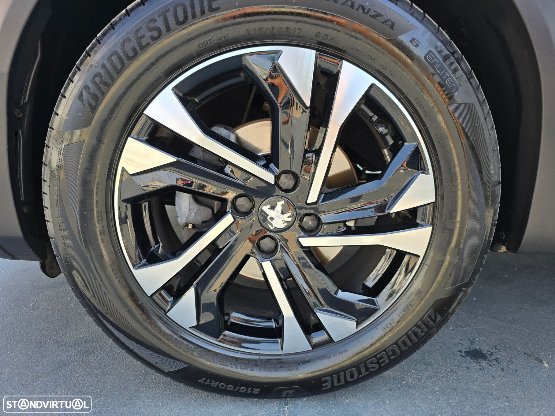 Peugeot 2008 1.2 PureTech Allure Pack EAT8 - 44