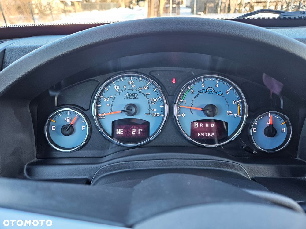 Jeep Liberty 3.7 4x4 - 35
