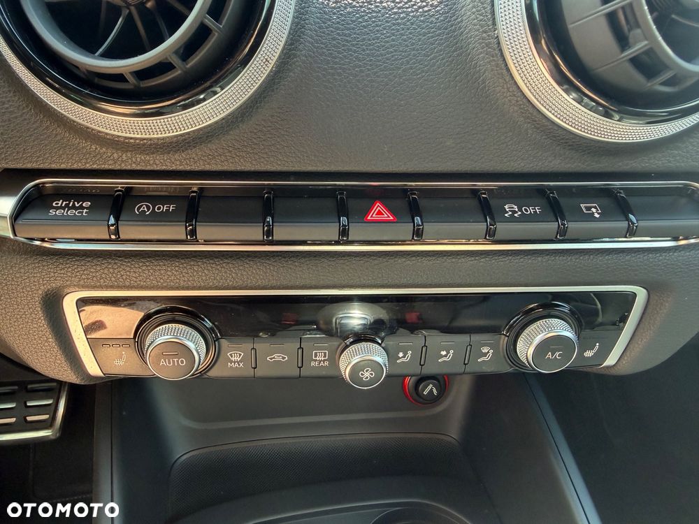 Audi S3 S tronic - 22
