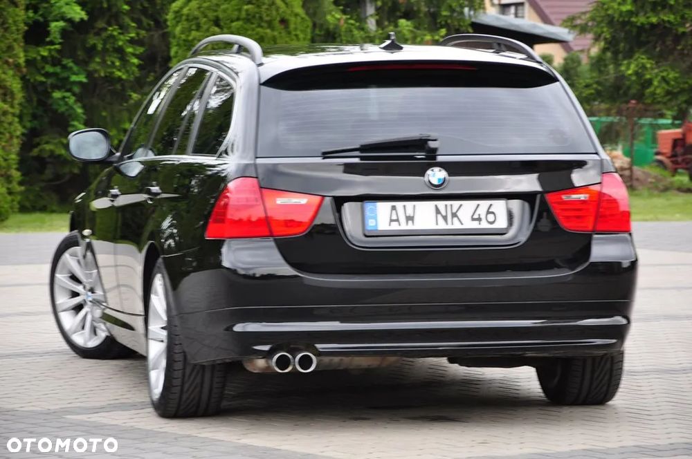 BMW Seria 3 325i xDrive Touring Edition Exclusive - 13