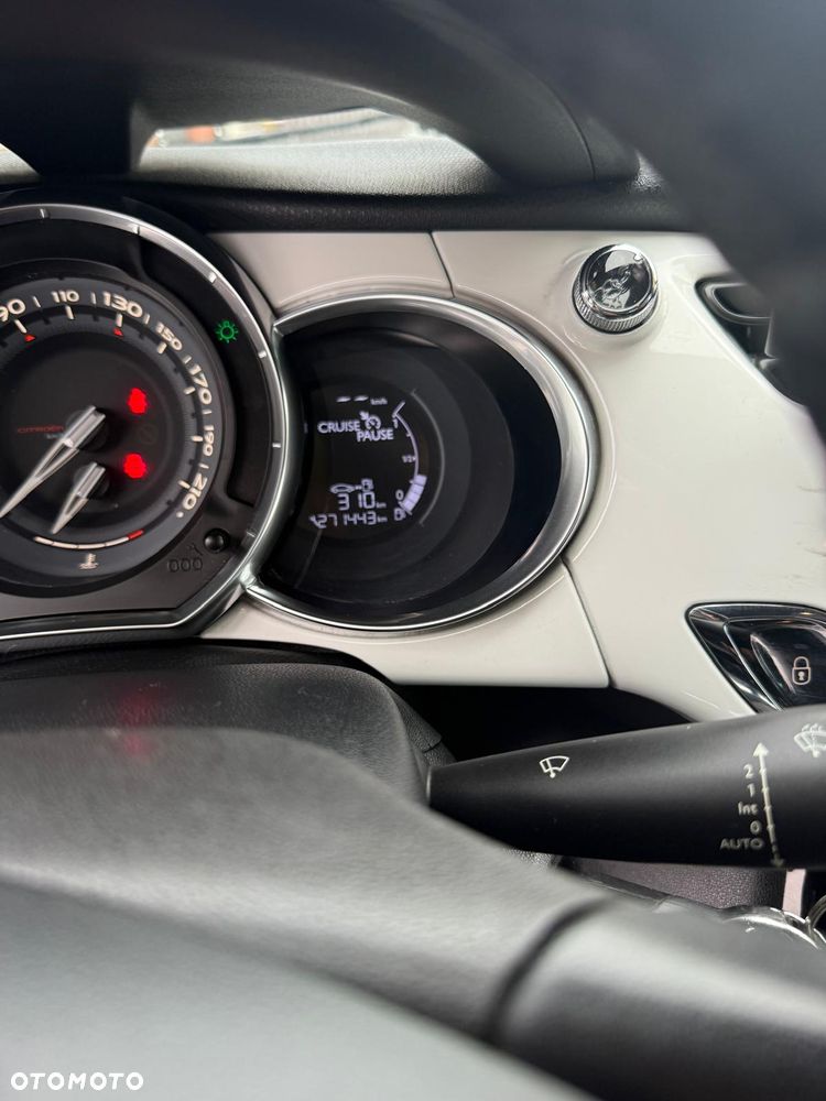 Citroën DS3 1.6 e-HDi SoChic - 10