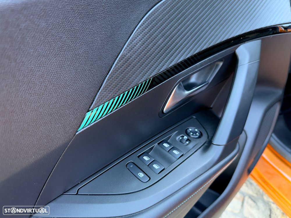 Peugeot 2008 1.2 PureTech Allure Pack - 40