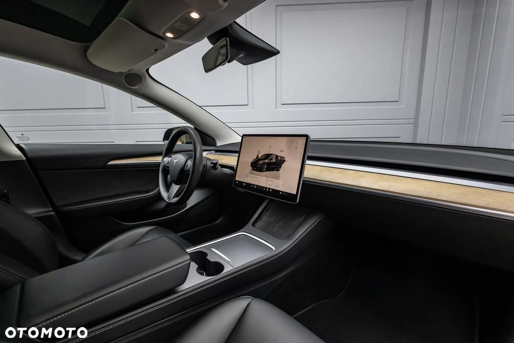 Tesla Model 3 - 34
