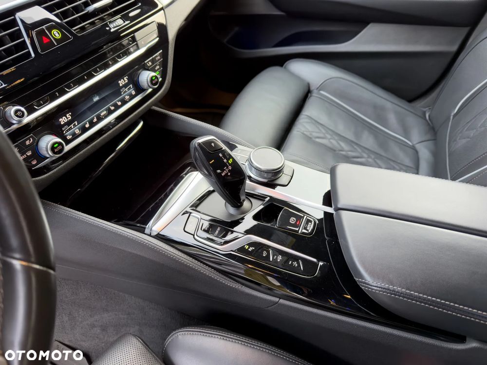 BMW 6GT - 27