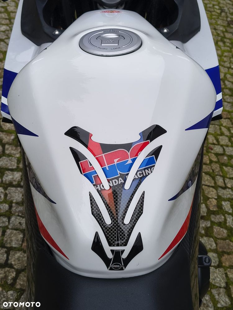 Honda CBR - 27