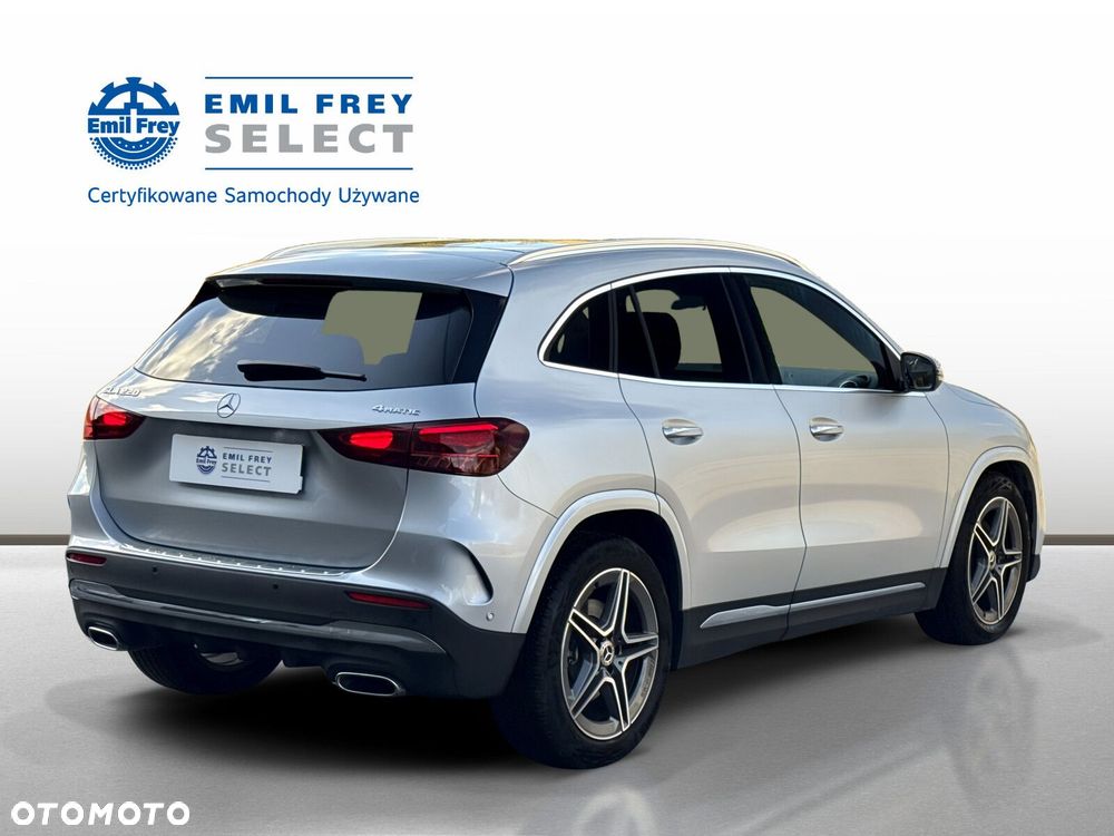 Mercedes-Benz GLA - 6