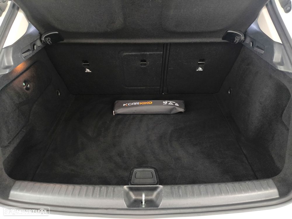 Mercedes-Benz GLA 180 d Urban - 21