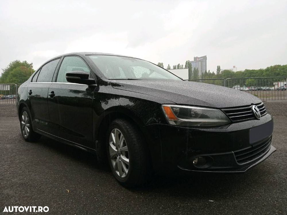 Volkswagen Jetta - 12