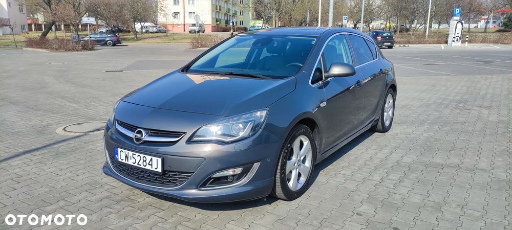 Opel Astra 2.0 CDTI Exklusiv - 1
