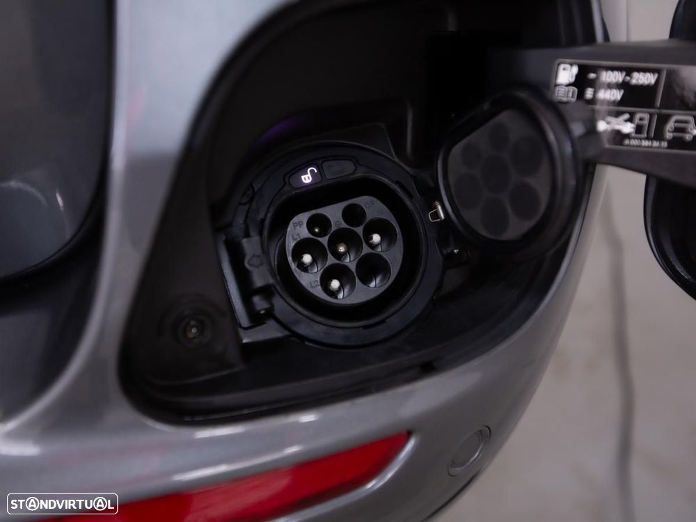 Mercedes-Benz E 300 de Avantgarde - 14