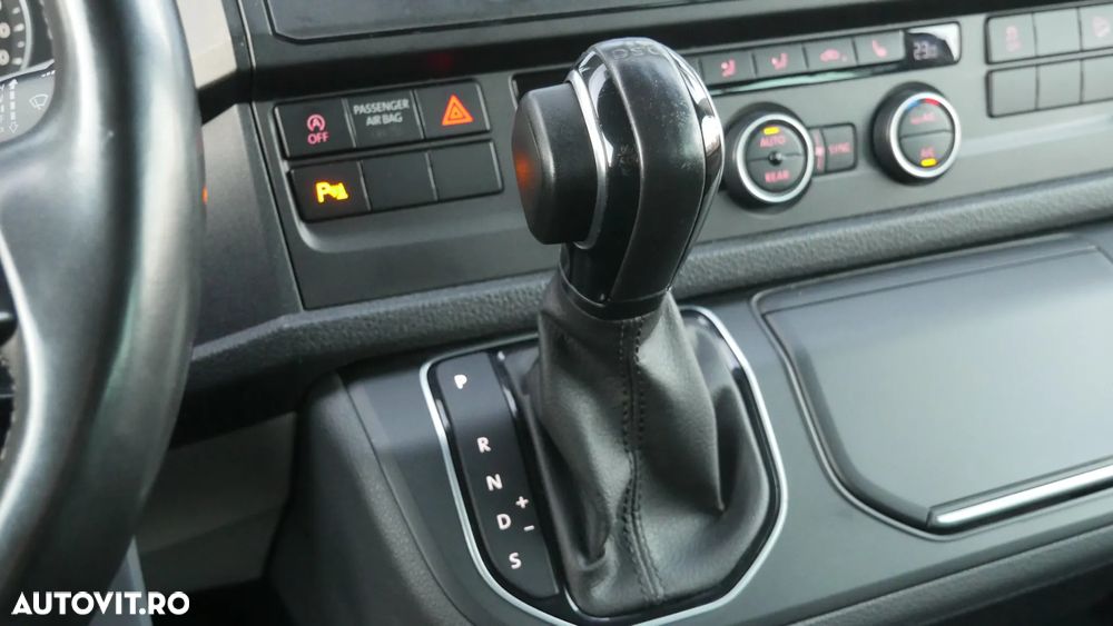 Volkswagen Caravelle - 4