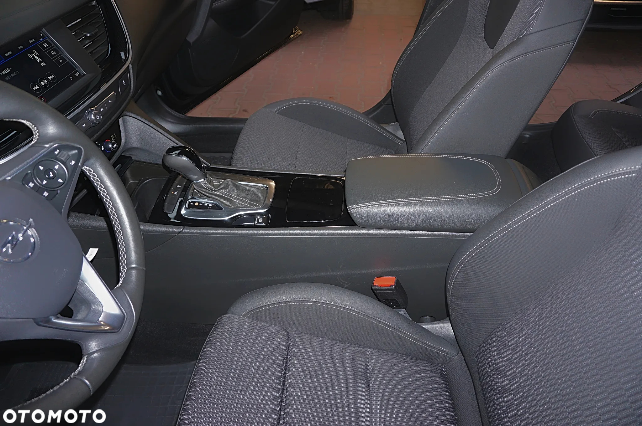 Opel Insignia 1.5 T Innovation S&S - 25