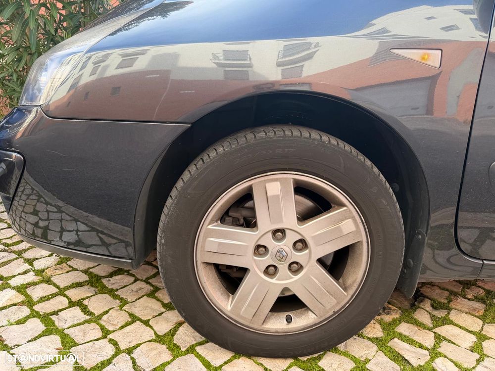 Renault Grand Espace 2.2 dCi Initiale 7L - 21