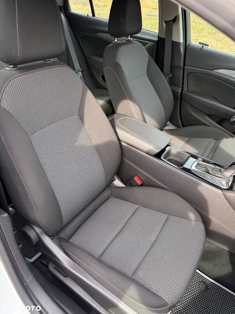 Opel Insignia 2.0 CDTI - 10