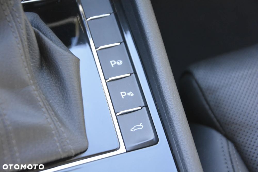 Skoda Superb 2.0 TSI 4x4 L&K DSG - 25