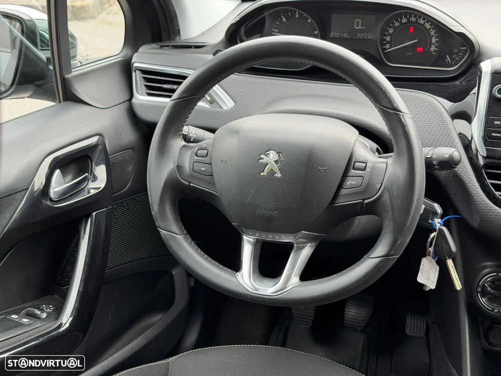 Peugeot 208 1.6 BlueHDi Style - 10