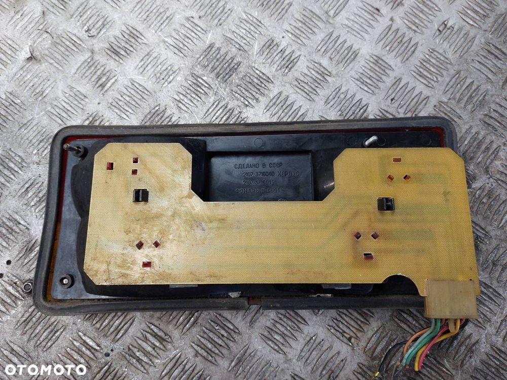 LAMPA LEWY TYŁ + PRAWY TYŁ KOMPLET ŁADA 2107 I - 4