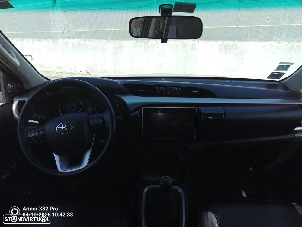 Toyota Hilux 2.4 D-4D 2WD CD Tracker - 11