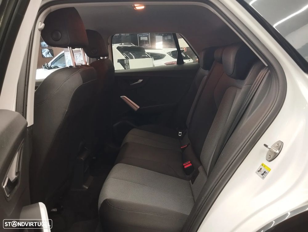 Audi Q2 30 TDI Design S tronic - 15