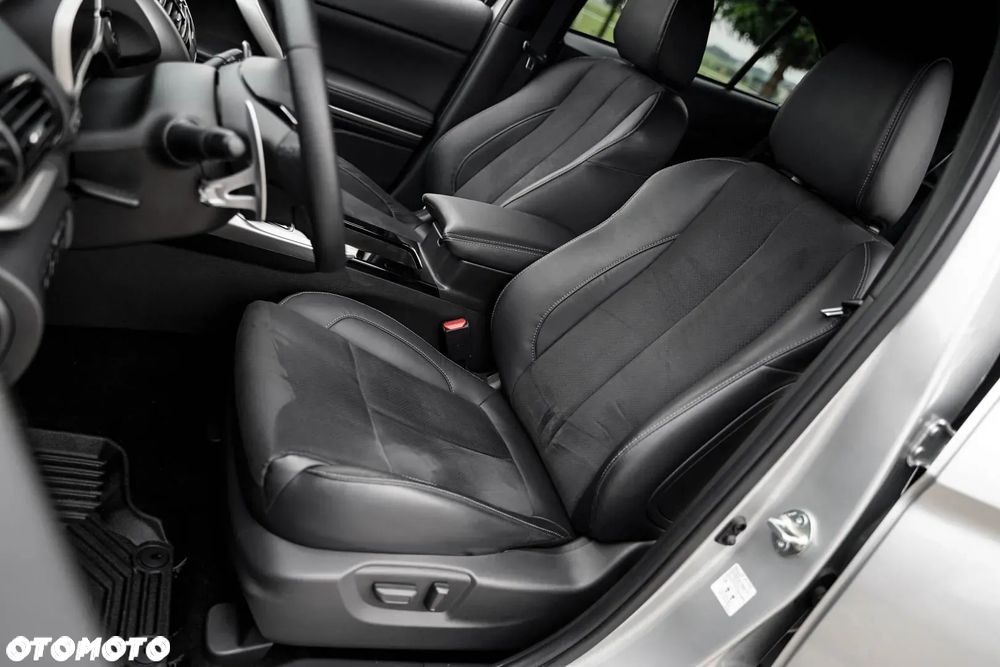 Mitsubishi Eclipse Cross Plug-In Hybrid 4WD Top - 19