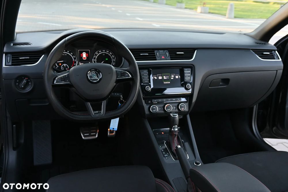 Skoda Octavia 2.0 TDI DSG RS - 31