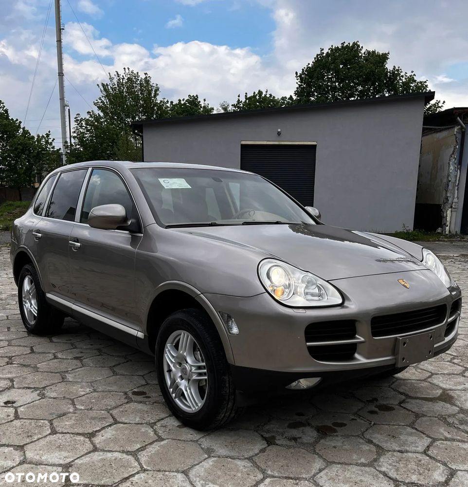 Porsche Cayenne - 4