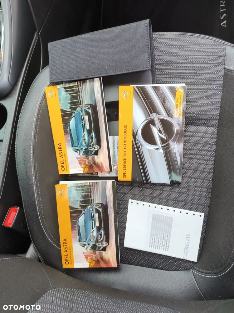 Opel Astra 1.4 T Cosmo S&S - 38