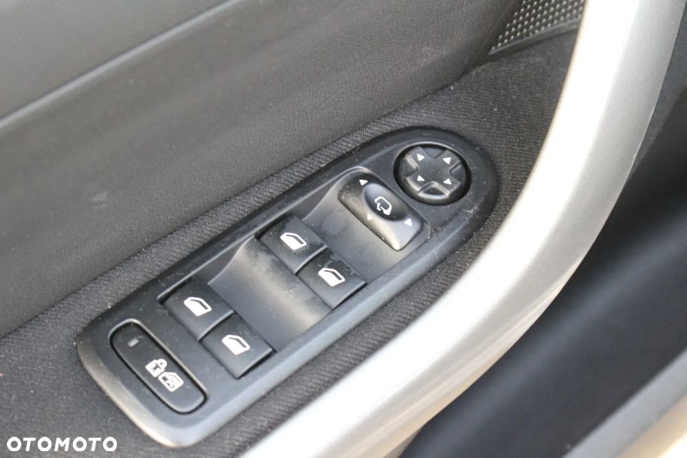 Peugeot 308 1.6 HDi Access - 26