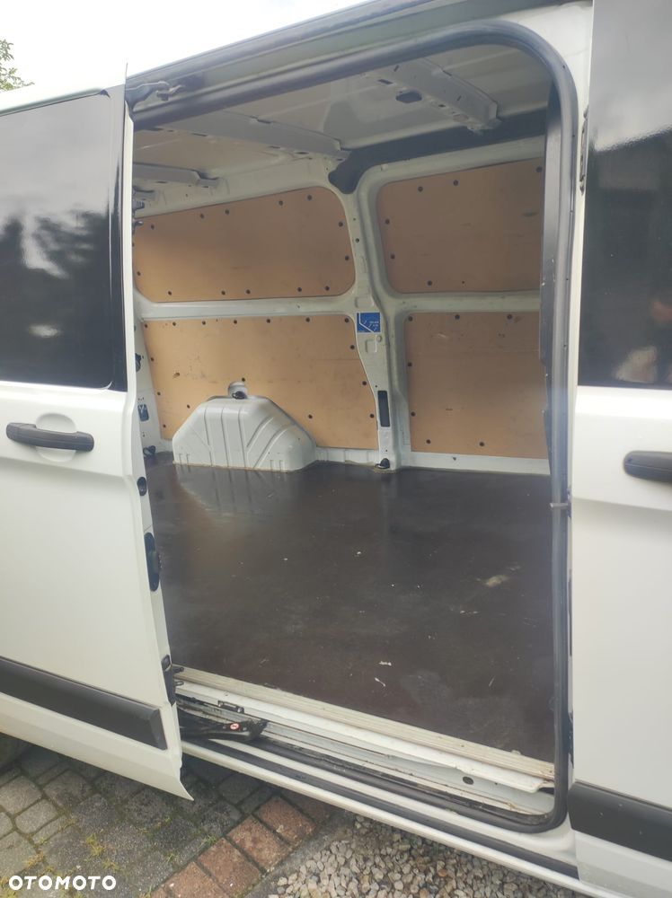 Ford TRANSIT CUSTOM - 11
